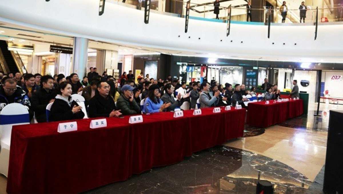 绿巨人黄色软件下载携手设计大咖何武贤，